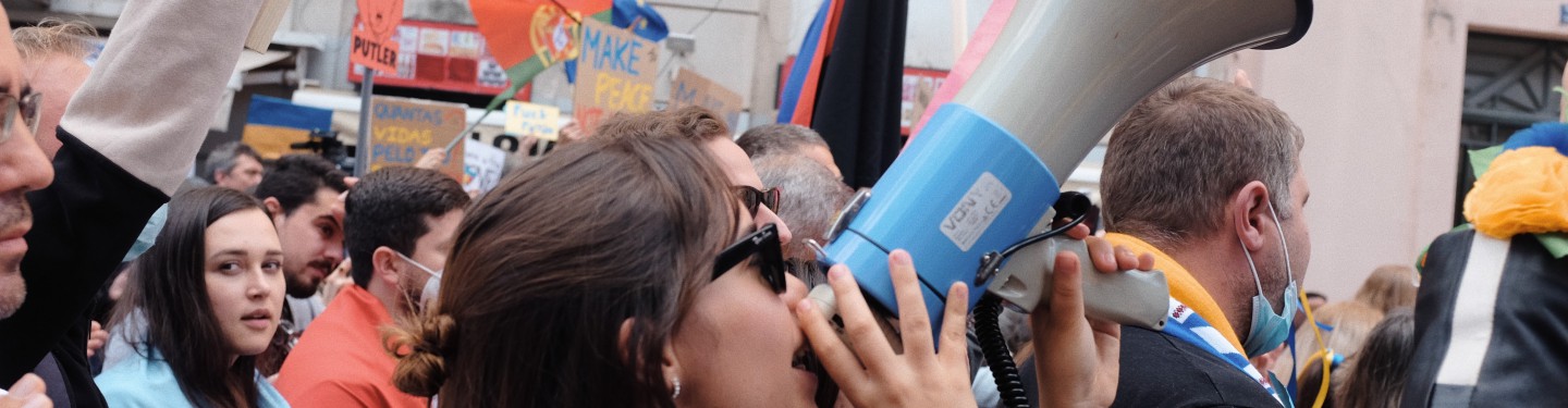 Women protesting for peace in Ukraine