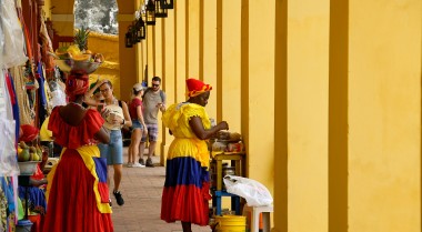 People on a market in Colombia